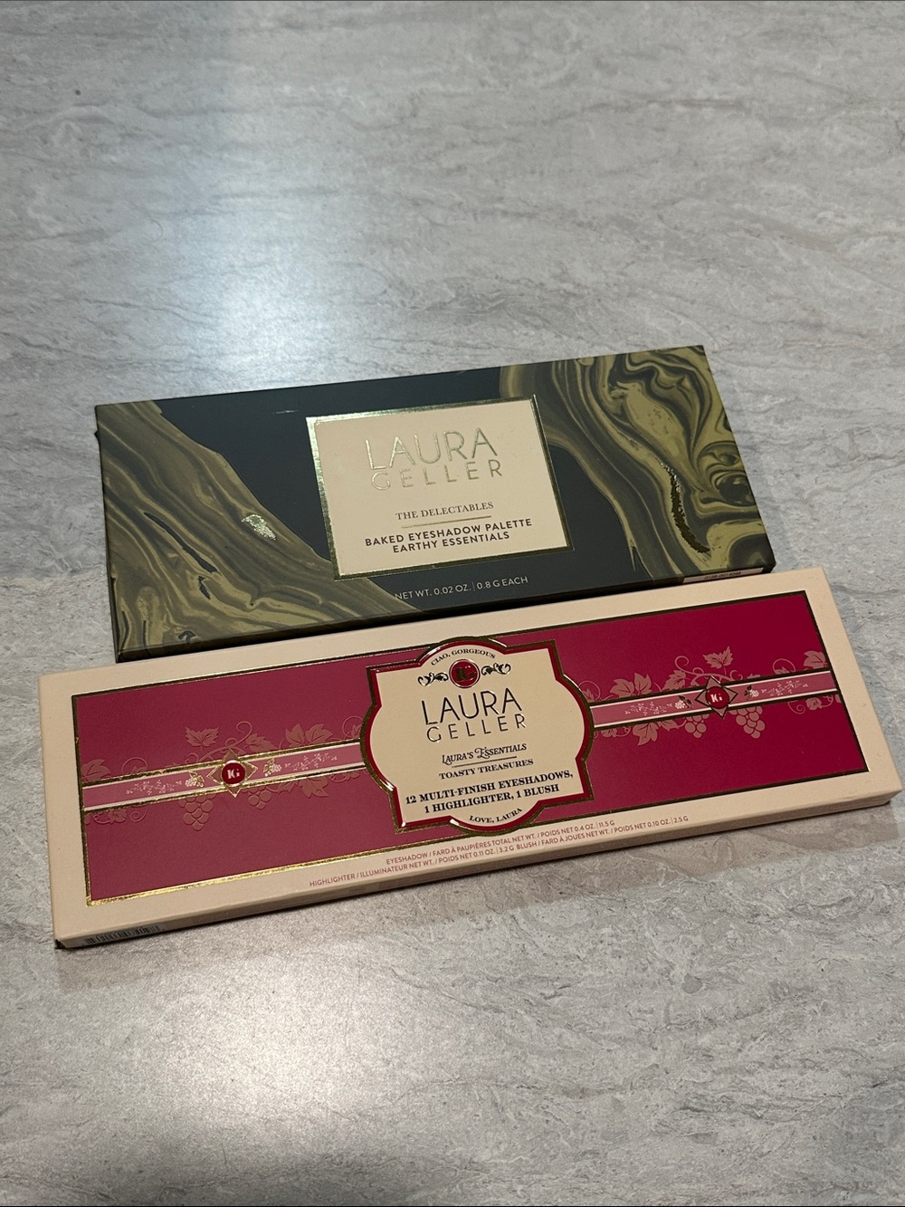 Laura Geller Eyeshadow Palette Set with Maroon & Olive Green Packaging